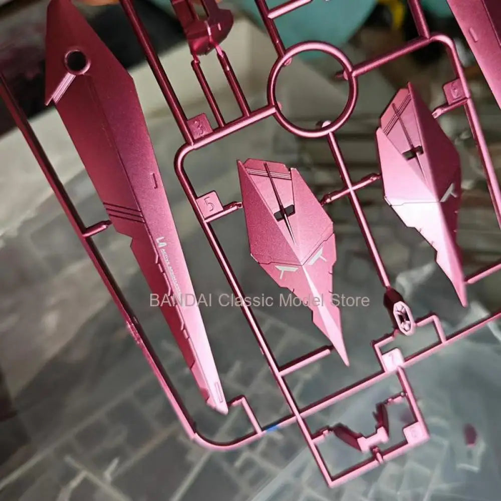 Bandai Freedom Gundam Action Figure MG Pink Sakura 2.0 Freedom Gundam Model Kit Toy Paint Modification Action & Toy Figures