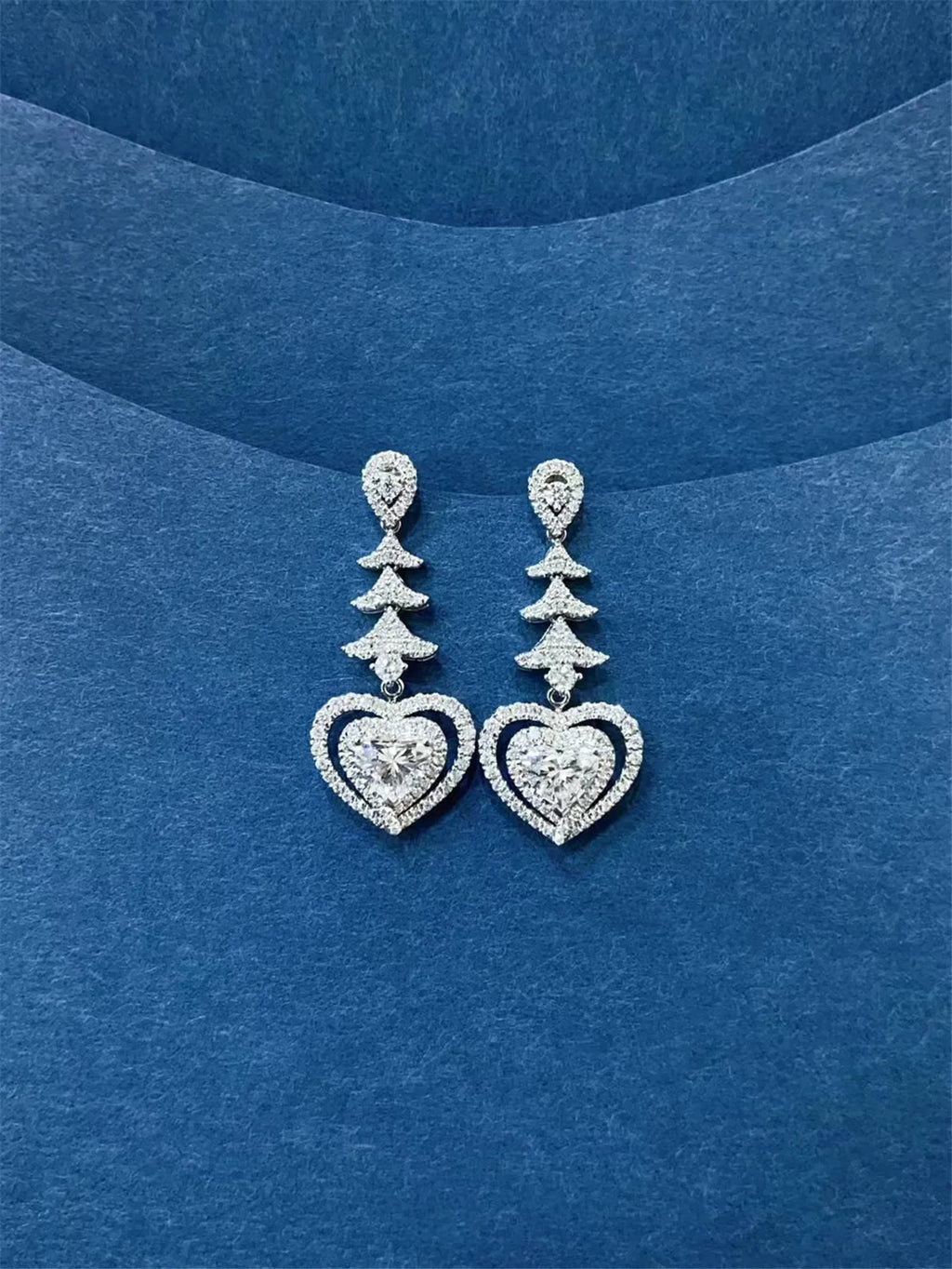 18K solid gold laboratory-grown CVD heart-shaped diamond earrings with versatile designs, wholesale and custom exquisite jewelry