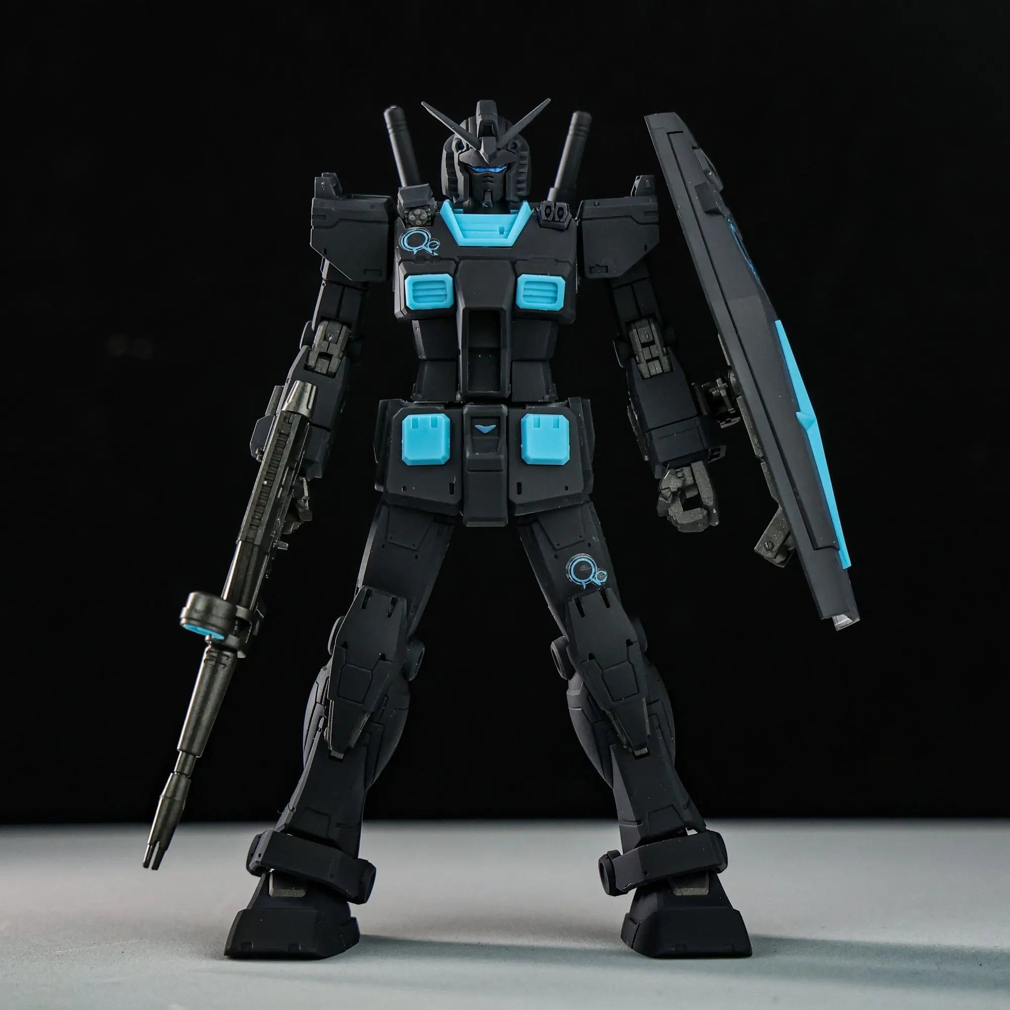 XINGDONG Modell RX-78-2 Neonblau Actionfigur, Maßstab 1/144, Montageroboter, Modellbausatz, Plastikspielzeug, Sammlerstück, Geschenk