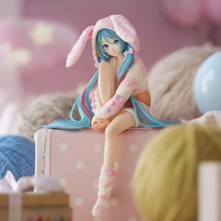 Anime HATSUNE MIKU Figur 15CM Kaninchenohr-Pyjama Modell Spielzeugpuppe Nudelstopper PVC Sammler-Actionfigur Geschenk für Fans