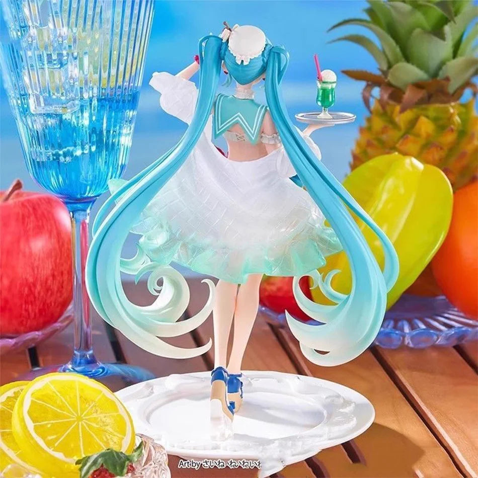 Die Hatsune Miku Figur im cremefarbenen Kleid aus der Requisiten-Schreibtischdekorationskollektion ist ein PVC-Modellspielzeug und ein tolles Geschenk für Kinder.