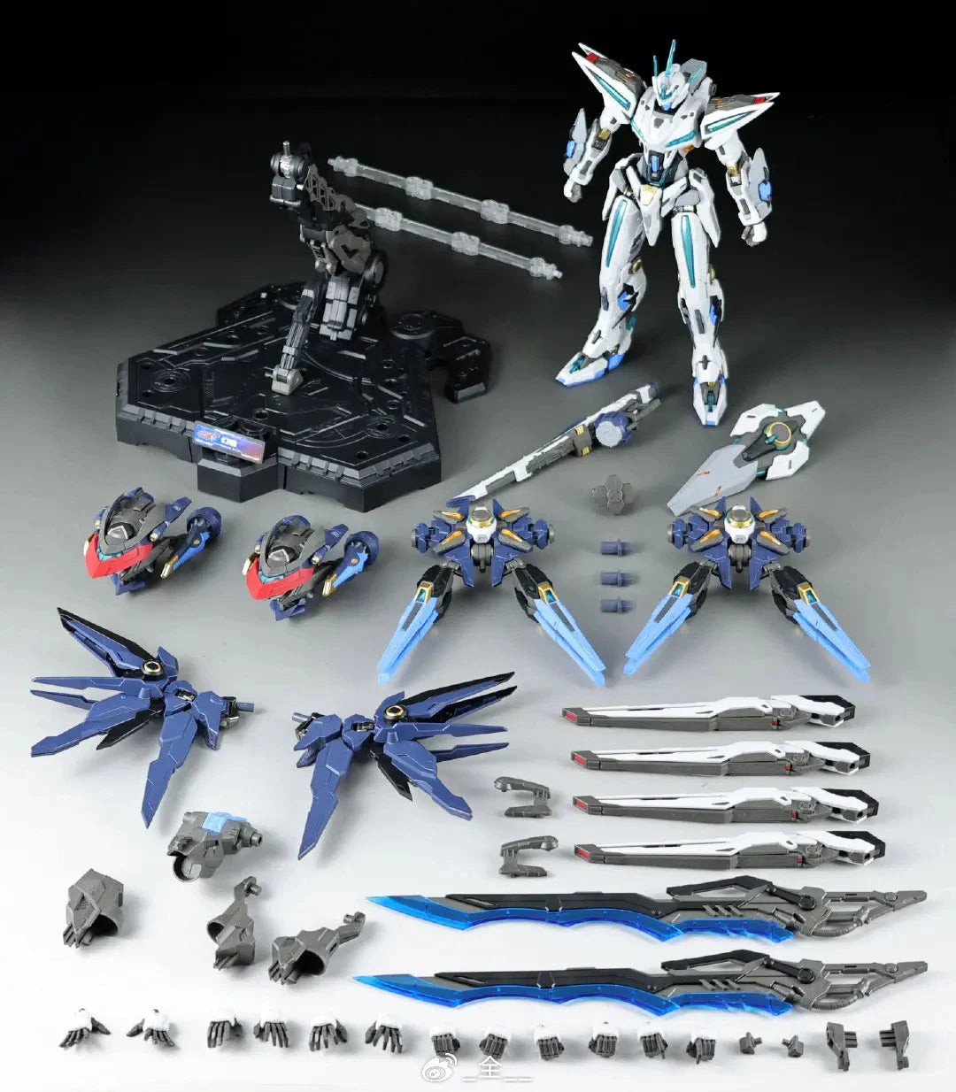 Motor Nuclear MNP-CR01 HUANCI Assembly Model Kit Action Figure Mecha Alloy Skeleton Model Kits Christmas Gift Toy In Stock