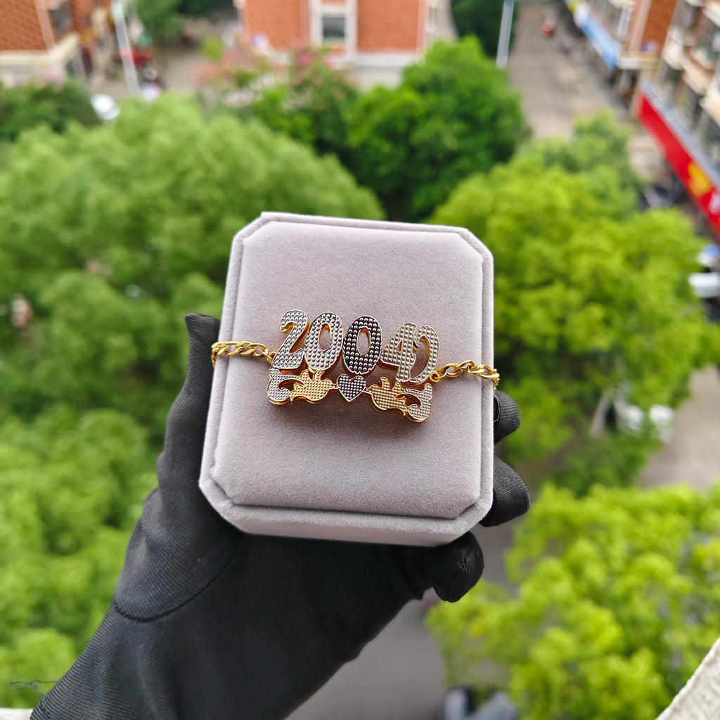 DHQH Personalisiertes Namensarmband mit zweilagigem Namensschild, personalisiertes Buchstaben-3D-Namensschild-Armband, Valentinstags-Souvenir für Sie