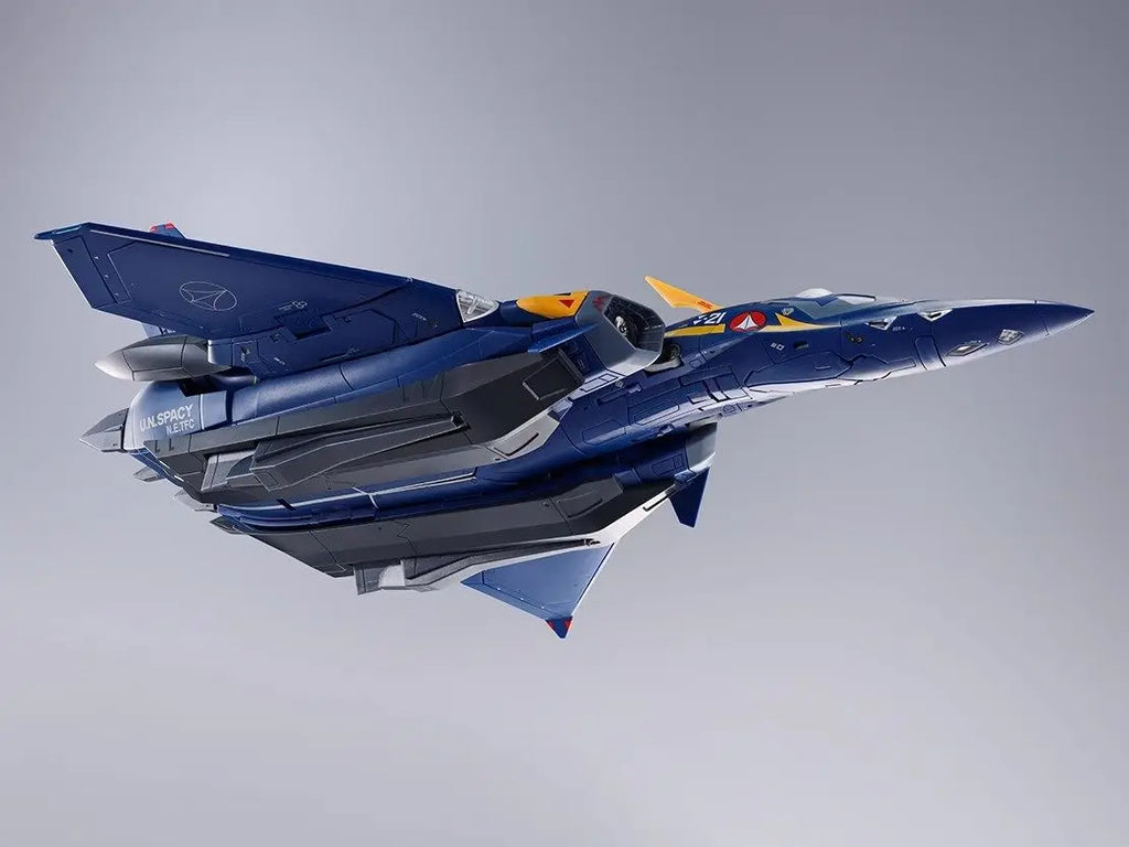 In Stock Bandai DX Super Dimension Fortress Macross PLUS YF-21 Swift Garut Machine Movable Doll Figure Collection Gift